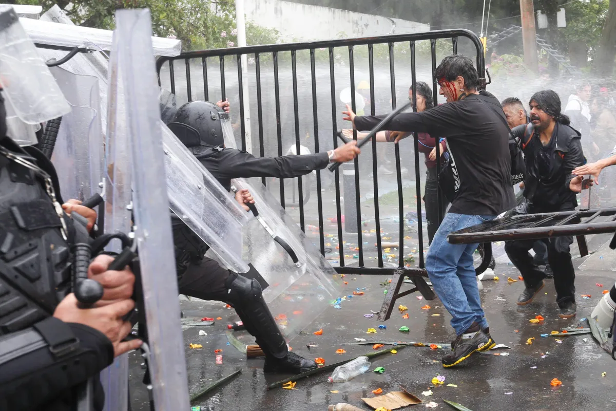UdeG exige esclarecer detención de estudiantes tras protesta por agua en Jalisco