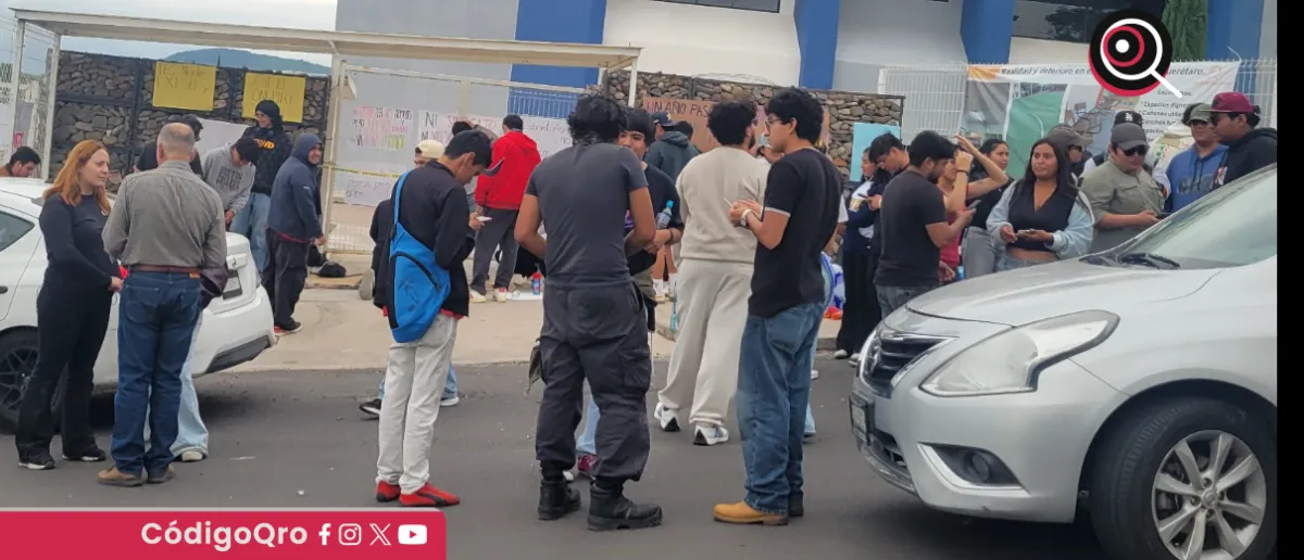 Alumnos del TecNM Querétaro instalan plantones y reclaman diálogo con directivos