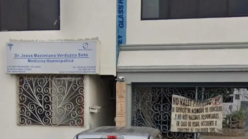 Se entrega médico de sueros vitaminados ligados a 8 muertes en Sonora