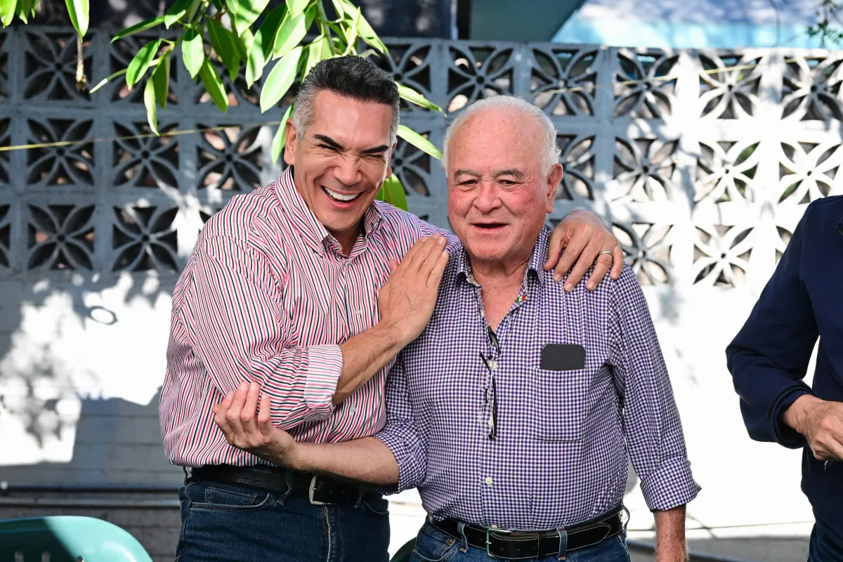 Alito Moreno visita a Ernesto Ruffo en prisión domiciliaria en Ensenada