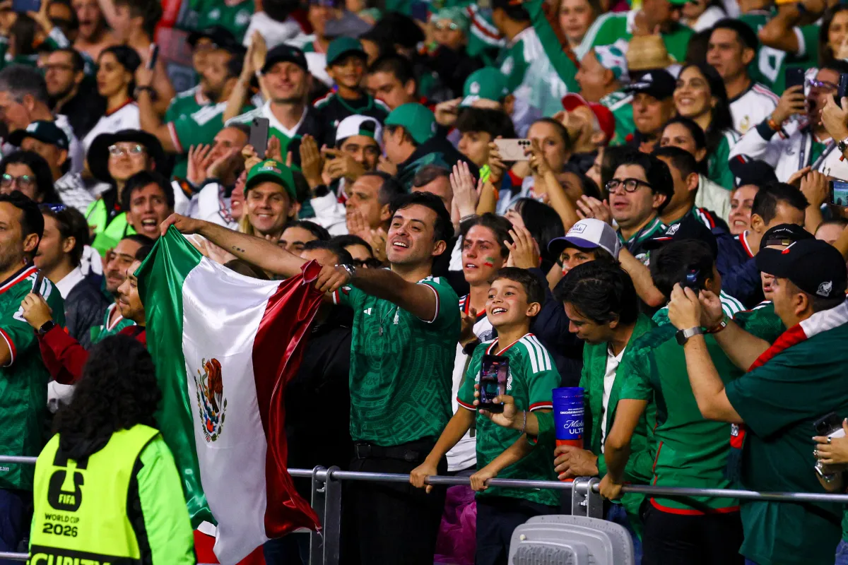 ¡Terrible! Aficionados de México y Chile protagonizan violenta pelea tras su partido