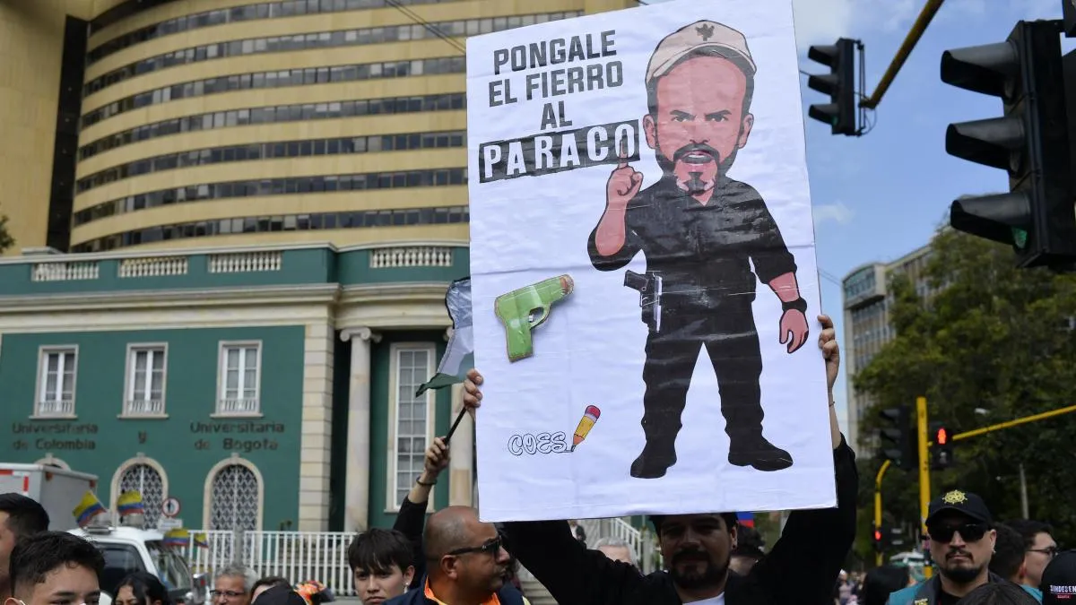 Miles se manifiestan en Colombia en la primera protesta contra el gobierno derechista