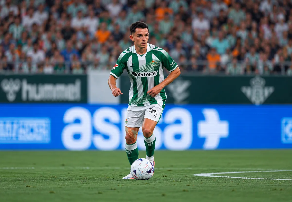Barcelona aplasta 5-2 al Betis de Álvaro Fidalgo y llega invicto al Clásico