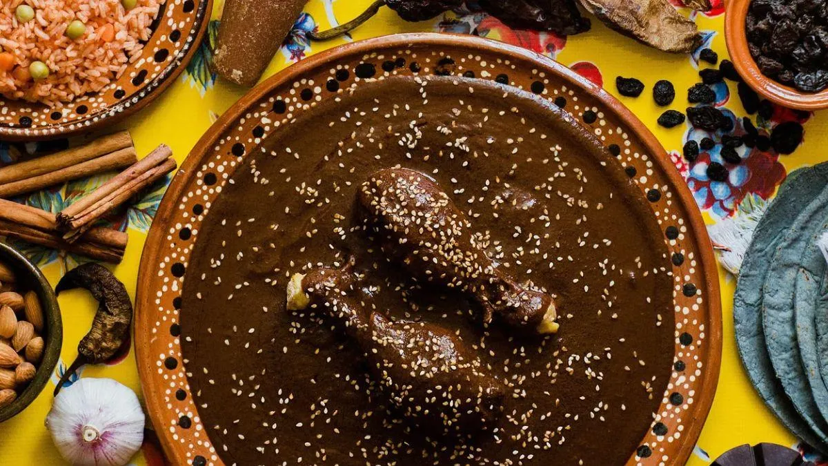 Del mulli al mole: historia de este platillo y la importancia de mantenerlo vivo