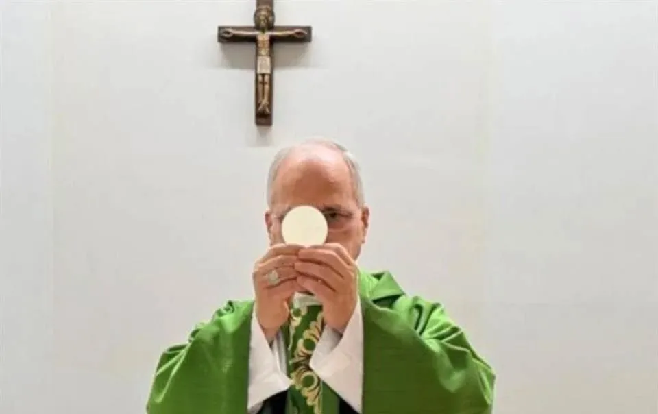 Celebra Papa León XIV misa en el hospital tras operación