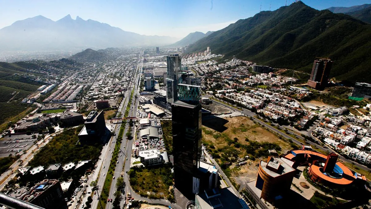 Construcción industrial en Monterrey crece 28%, pero absorción cae frente al 2025