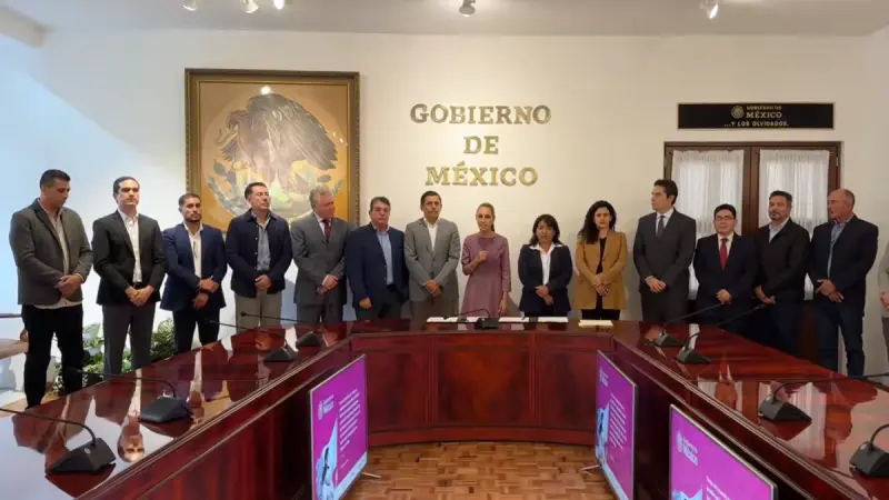 Sheinbaum firma dos acuerdos para fortalecer la producción y sanidad del aguacate