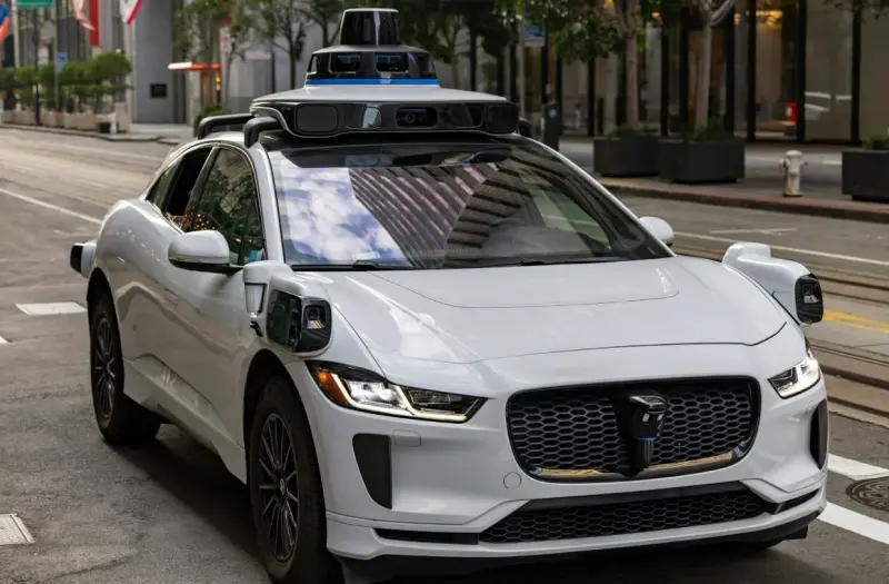 Regula Minneapolis los taxis autónomos con supervisores humanos
