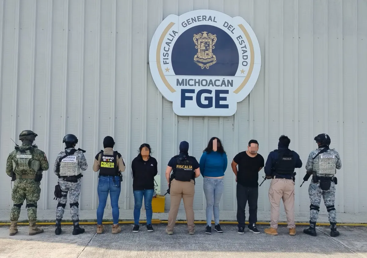 Detiene FGE a 3 durante cateo contra el narcomenudeo en Morelia