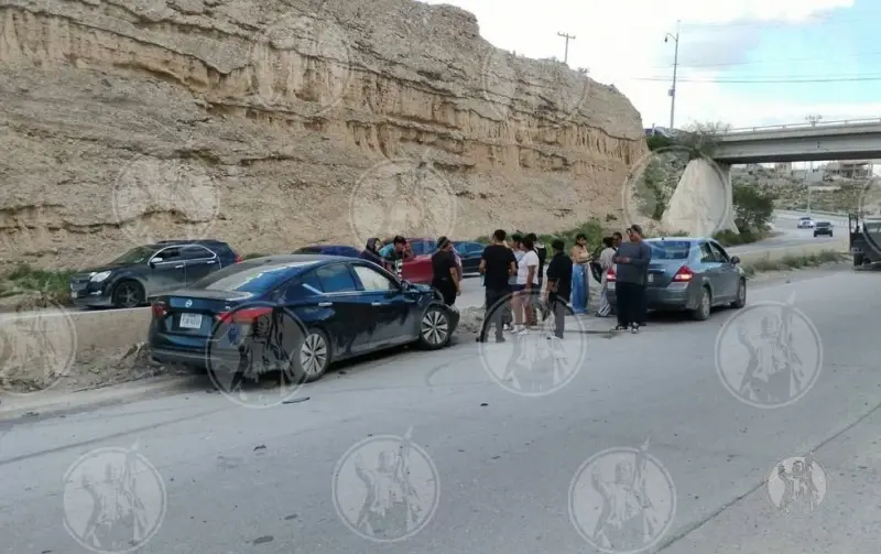 Deja una mujer lesionada choque en el Camino Real