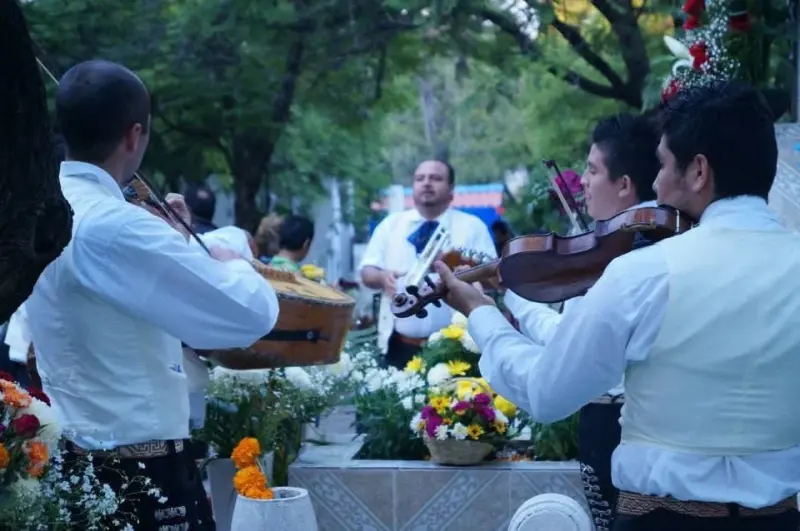Prevén derrama económica de 440 mdp por Día de Muertos en Querétaro