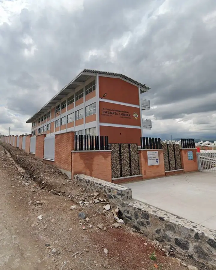 Estudiante de secundaria apuñala a cuatro personas en Querétaro