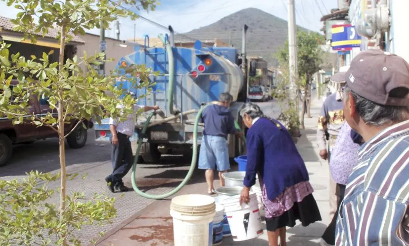 Pondrá Guadalajara 77 pipas gratuitas ante esquema de rotación de agua