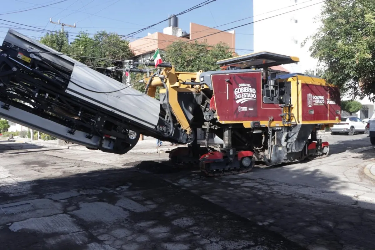 Armenta anuncia 4 trenes de pavimentación para rehabilitar carreteras en Puebla