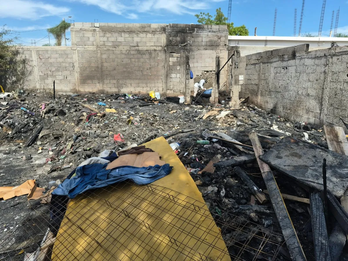 José pierde su casa por incendio en Hermosillo y sufre quemaduras en uno de sus ojos