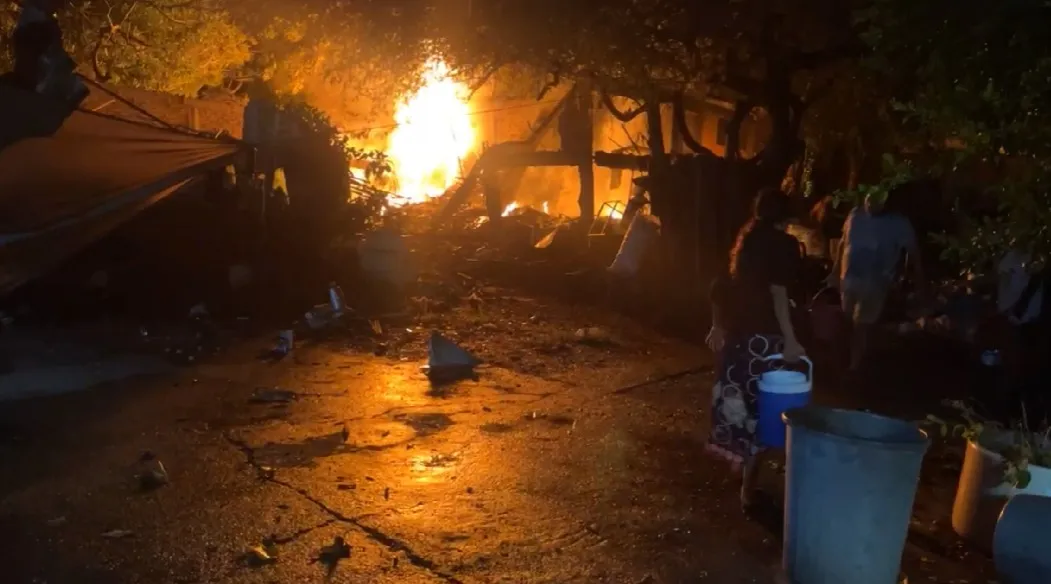 Explosión por pirotecnia destruye una vivienda en Ciudad Altamirano