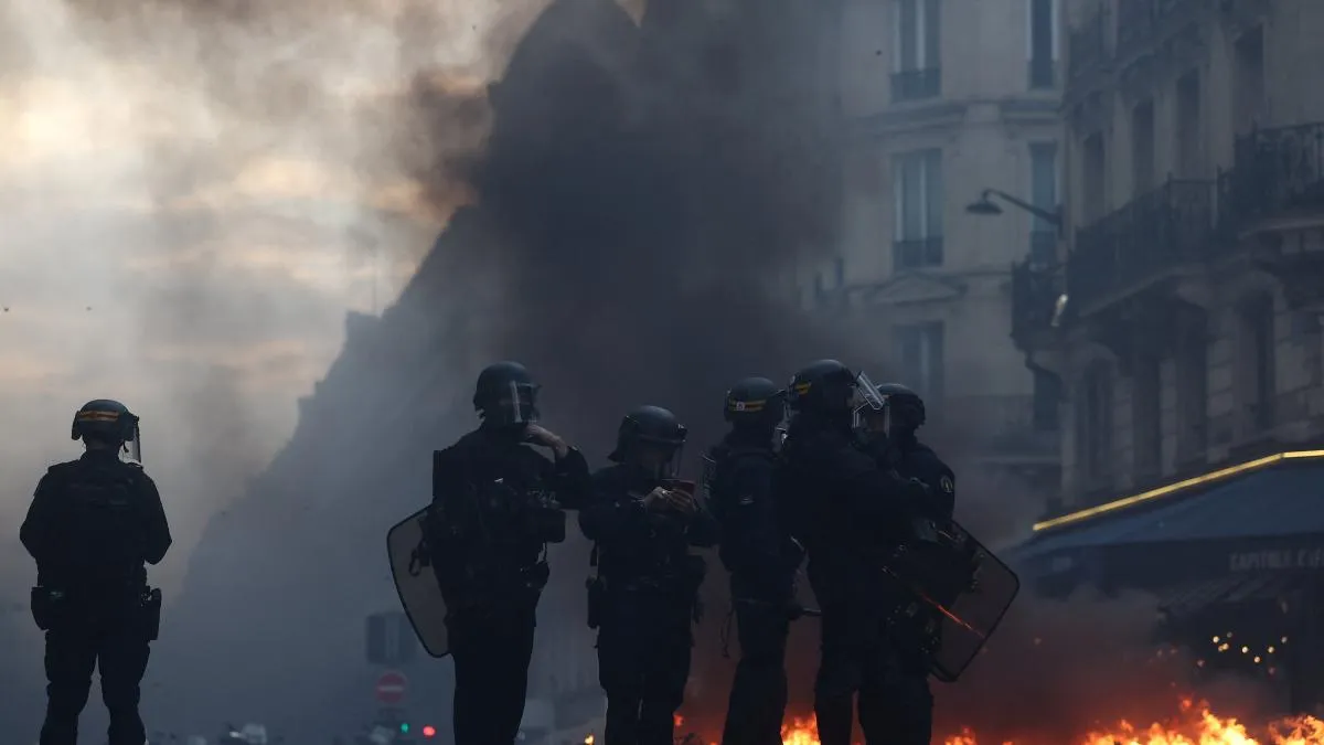 Oficinas de gobierno incendiadas y cientos de detenidos; escalan protestas en Francia