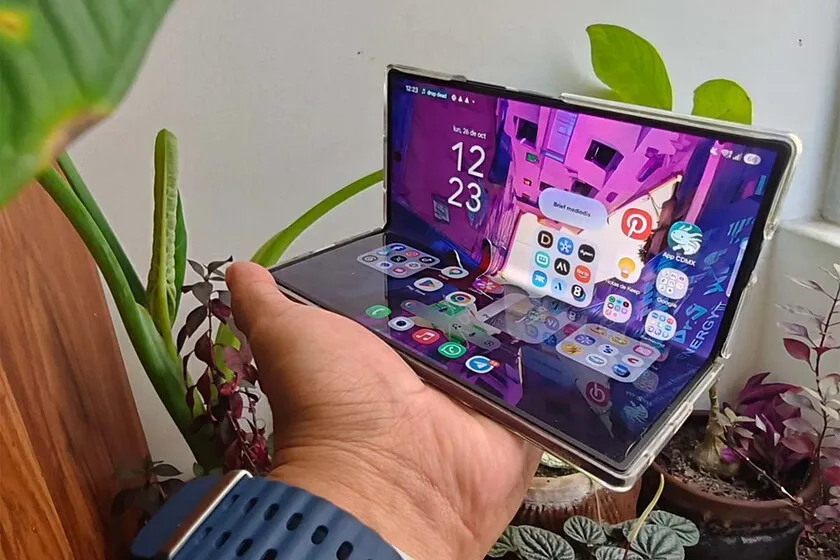 Samsung dobló hasta 500,000 veces el panel de uno de sus Galaxy Fold, y resistió