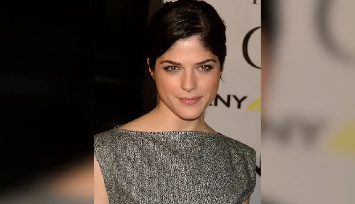 Selma Blair podría enfrentar hasta 7 años de prisión en Nueva York tras declararse no culpable por agredir a un policía y a una enfermera