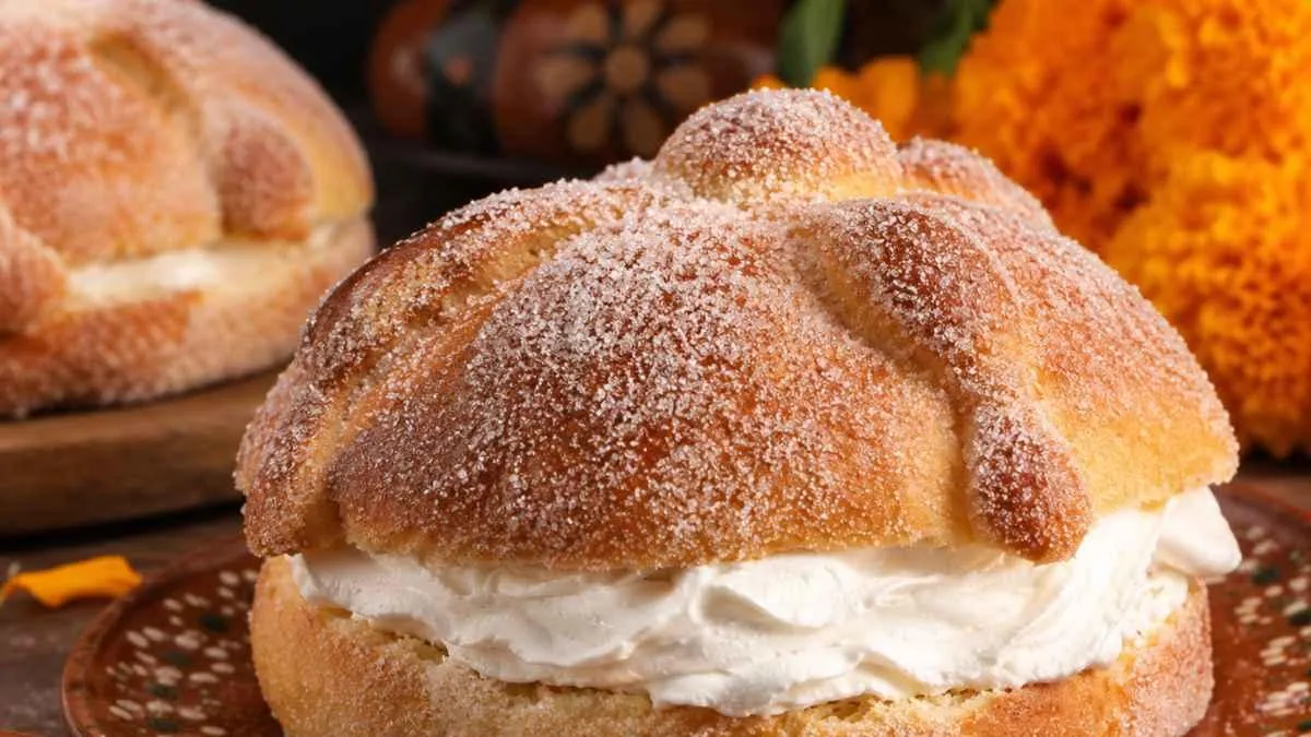 Pan de muerto relleno de nata: el sabor tradicional con la mejor técnica
