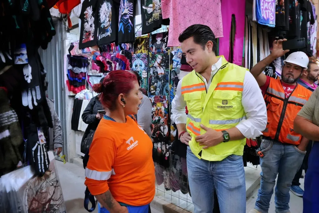 Felifer Macías supervisa rehabilitación del mercado Escobedo; beneficiará a más de 160 mil queretanos
