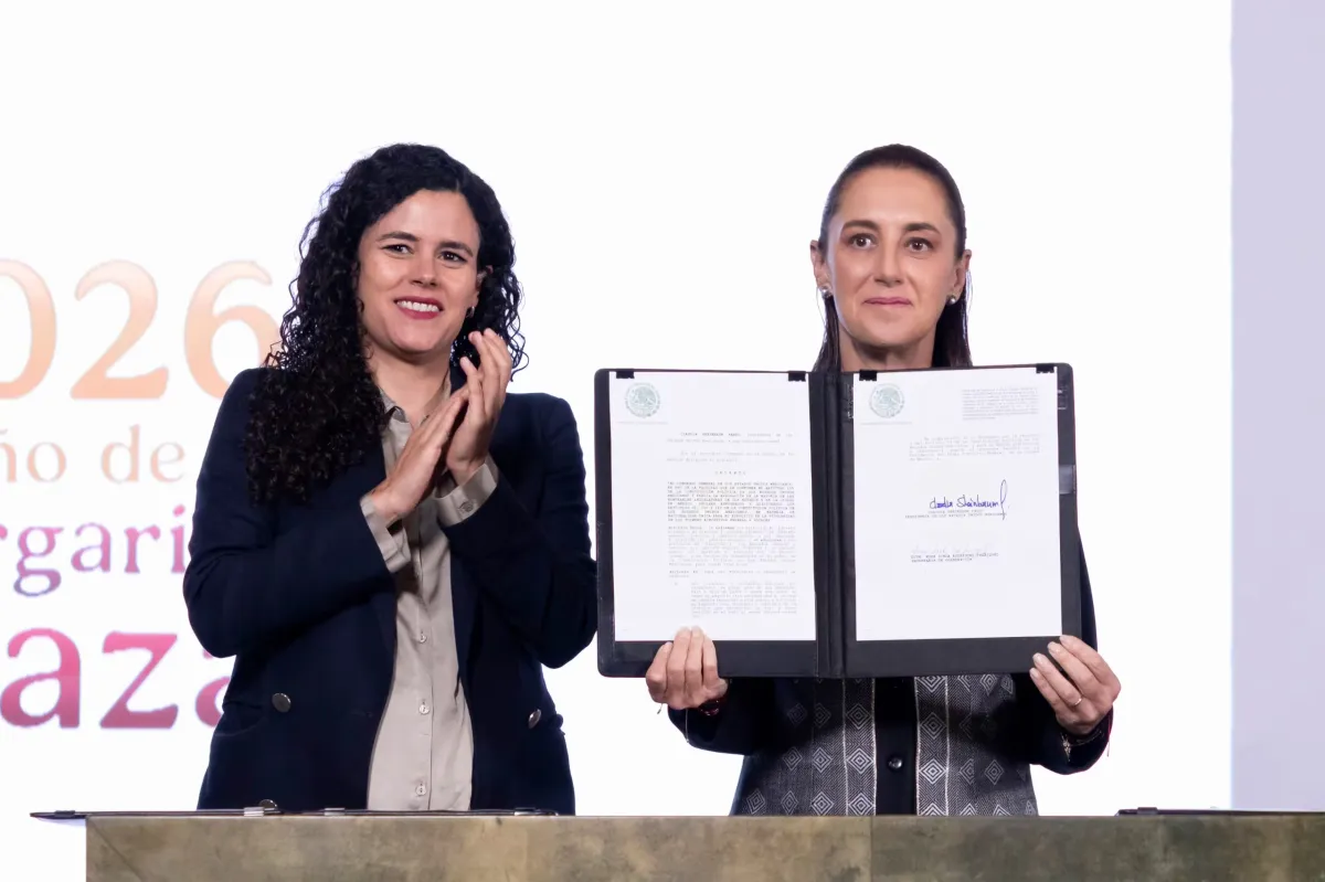 Sheinbaum firma decreto contra la doble nacionalidad para candidatos a la Presidencia, gubernaturas y CDMX