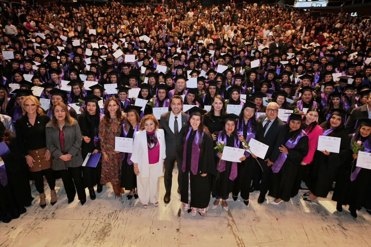 Felicidades a las 451 graduadas de la Universidad de las Mujeres: Felifer Macías