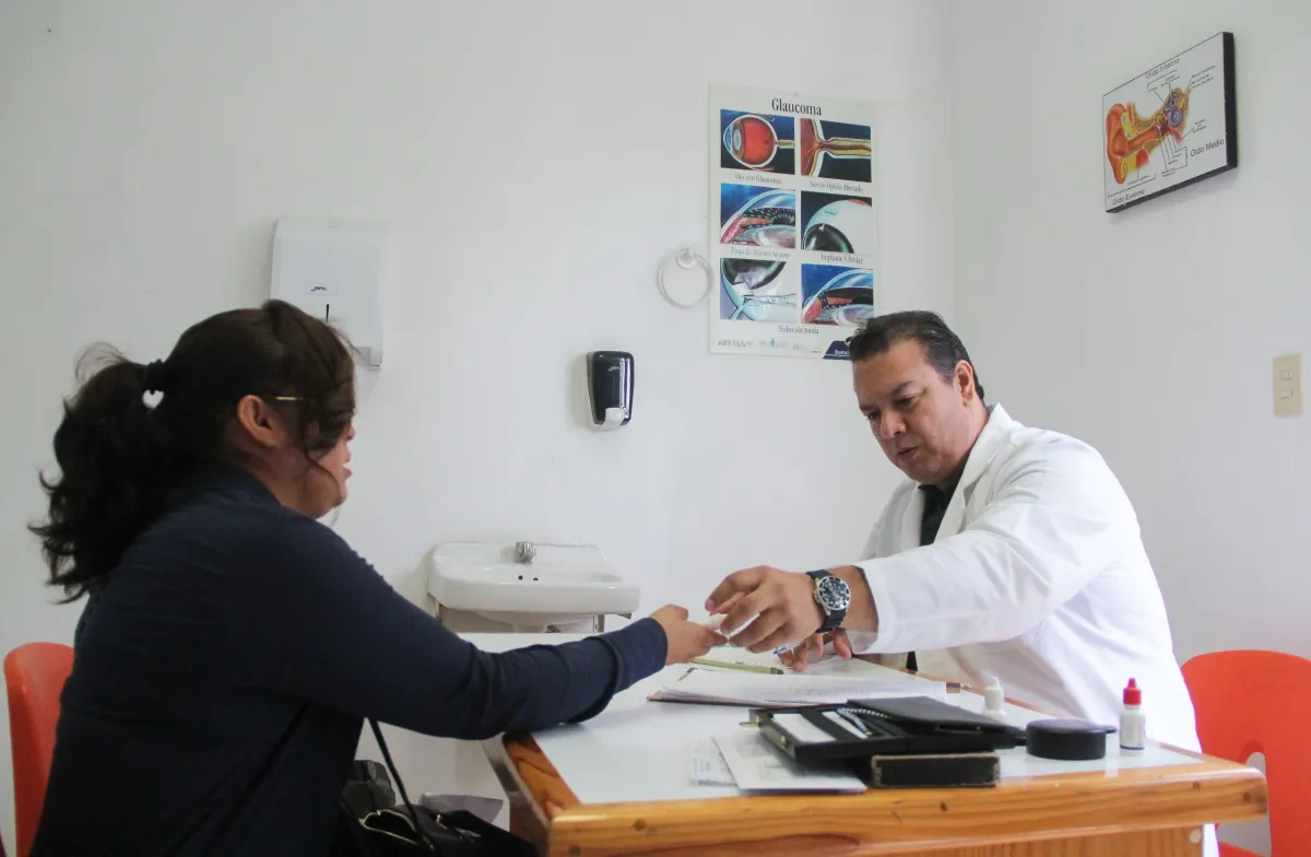 Celebra UAQ el Día del Médico con compromiso de excelencia y atención de calidad