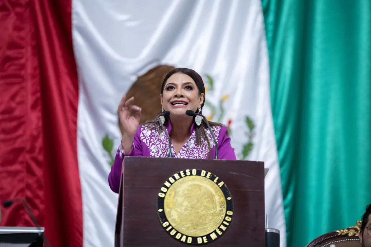 Brugada destaca reducción de pobreza y presenta iniciativas en CDMX