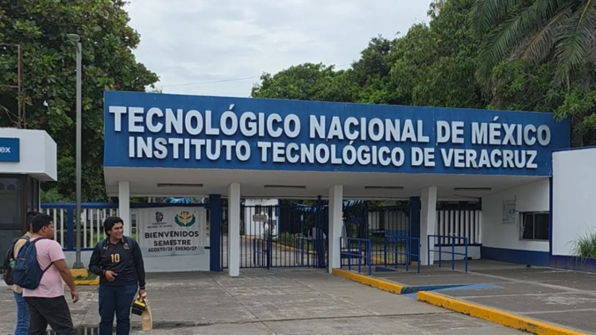 Evacúan a estudiantes del Tecnológico de Veracruz por hallazgo de sustancia explosiva en laboratorio