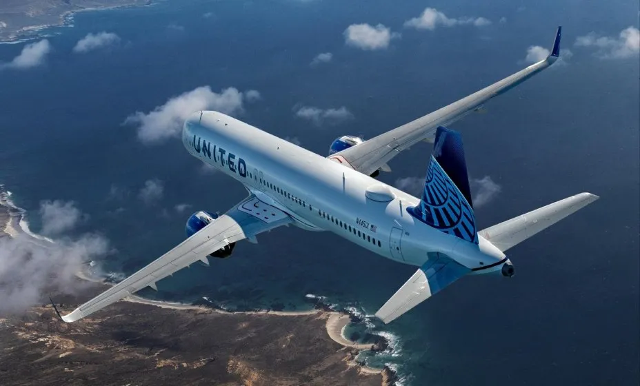 Resultan heridos 4 tripulantes tras violenta turbulencia en LAX