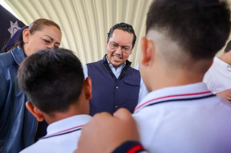 Chepe Guerrero arranca programa “Escuela Segura” en telesecundaria de Charco Blanco