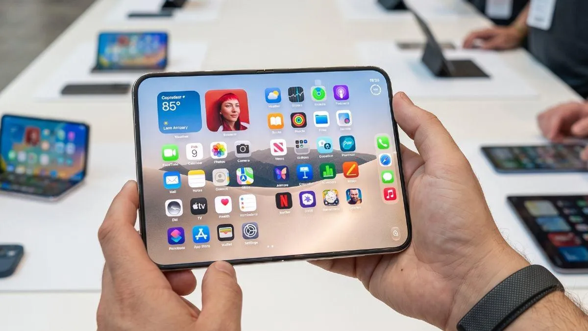 Apple entra en el mercado de los teléfonos plegables con el inicio de las ventas del iPhone Duo