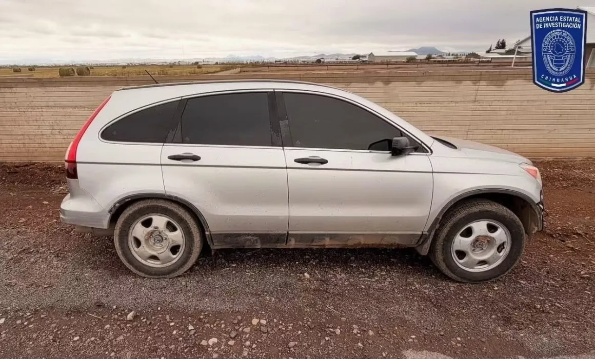 Identifican a asesinados en camioneta abandonada en Chihuahua