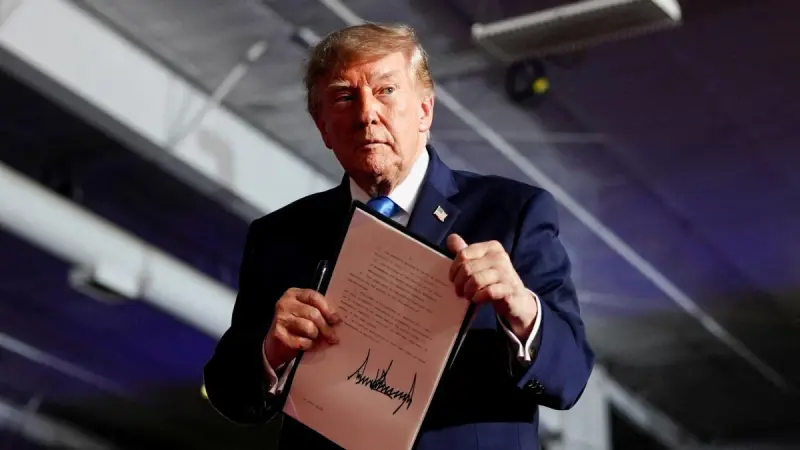 Trump celebra a Flávio Bolsonaro, en posición de fuerza ante Lula en Brasil