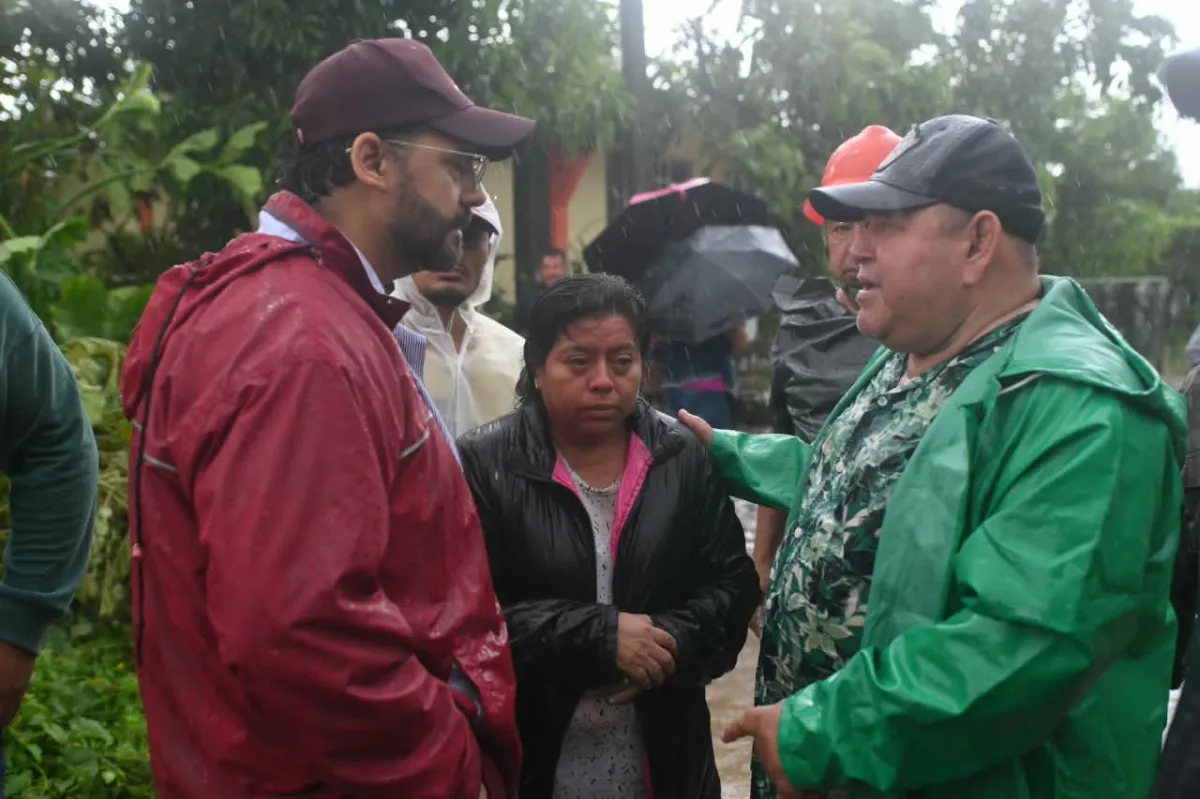 Brinda Pedro Miguel acompañamiento a familia afectada en Villa Allende