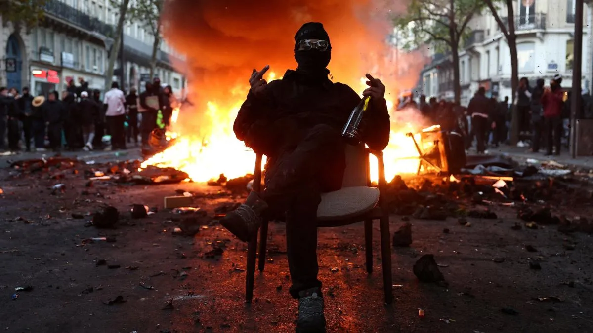 Policía vs manifestantes en Francia, uno de los peores episodios de disturbios de los últimos años