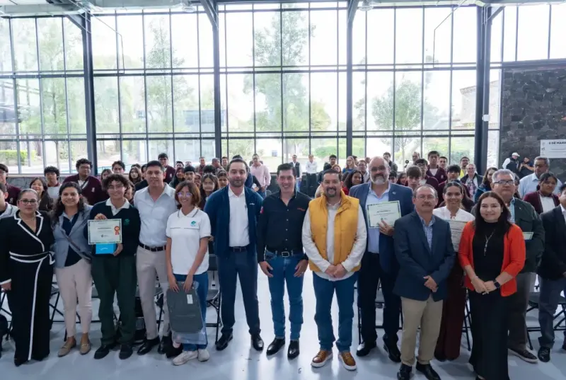 El Marqués amplía apoyos a jóvenes, micronegocios y familias durante segundo año de gobierno