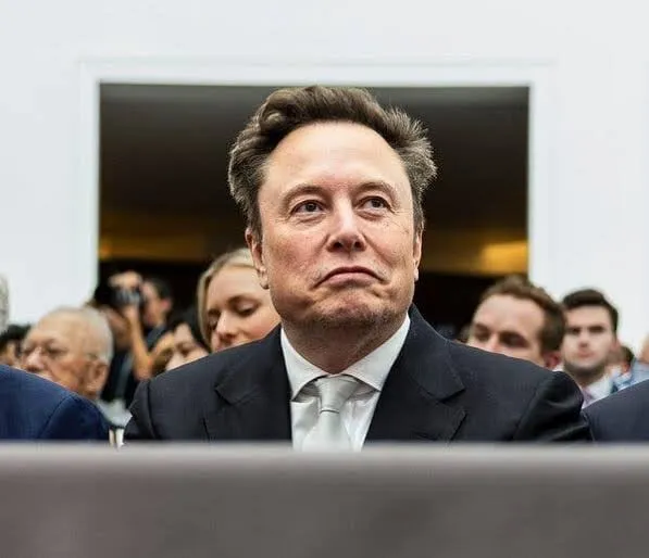 Musk se muestra desafiante ante amenazas de investigaciones de los demócratas