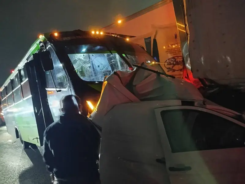 Cierran Circuito Exterior Mexiquense por choque múltiple