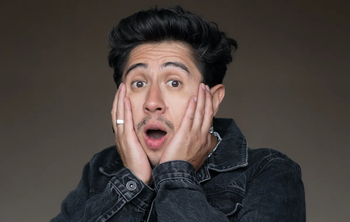 Daniel Sosa se compromete con Andrea Anaya en Islandia