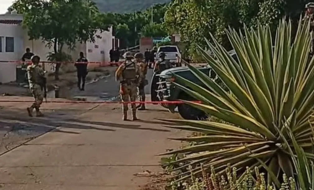 Matan a hombre a bordo de camioneta en Mazatlán