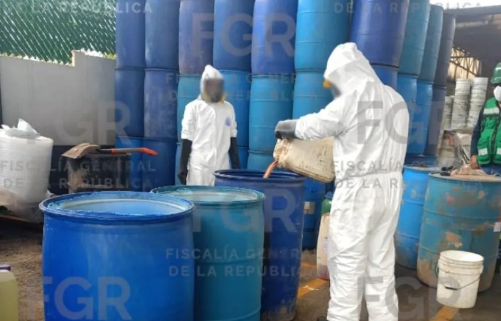 Destruye FGR 3 toneladas de precursores químicos decomisados en Guerrero