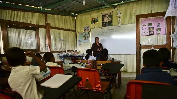 La IA en la Educación Mexicana: Desafíos, Oportunidades y el Camino hacia la Equidad Escolar