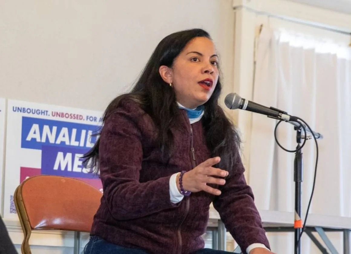 Acusa congresista a ICE de violar restricciones judiciales en Nueva Jersey