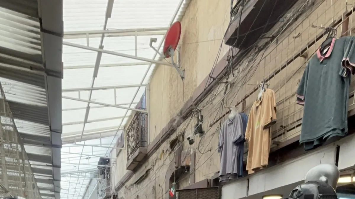 Aseguran más de dos toneladas de mercancía apócrifa en Tepito