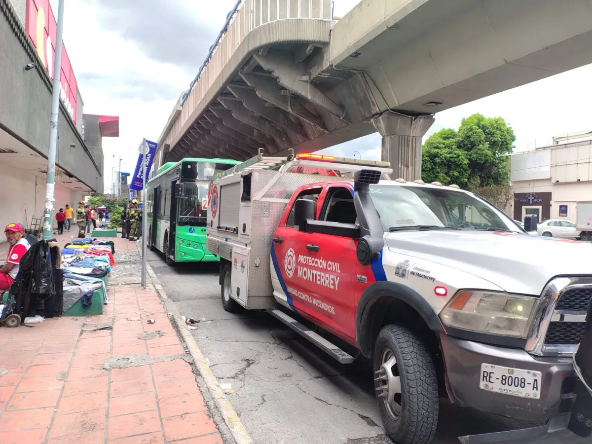 Reportan humo en camión urbano; descartan incendio en Monterrey
