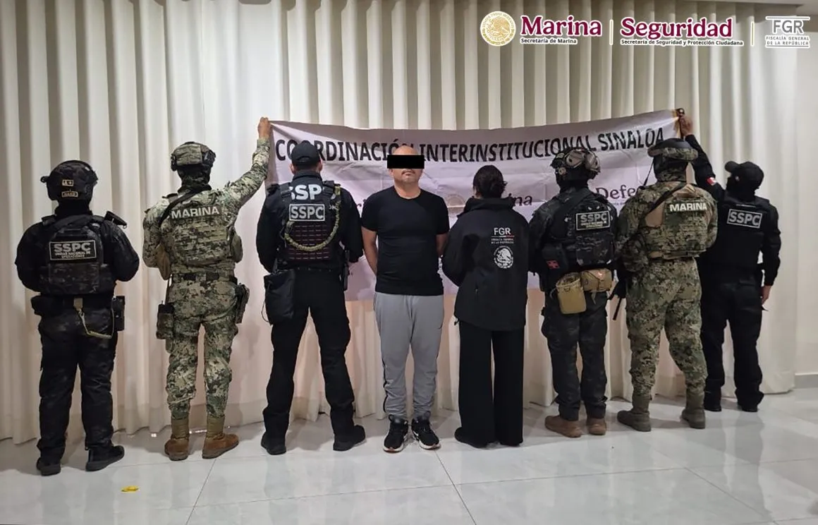 Cae sujeto con vehículos, armas y droga tras cateos en Sinaloa