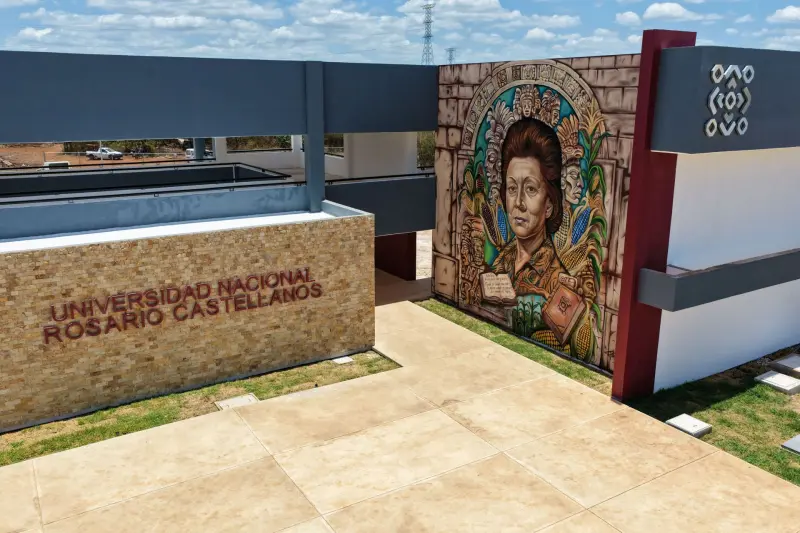 Trabajadores apoyan a docentes despedidos de la Universidad Rosario Castellanos