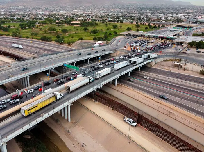 Prevén pérdidas de 30 mil mdd si eliminan cruce de carga del Puente Libre